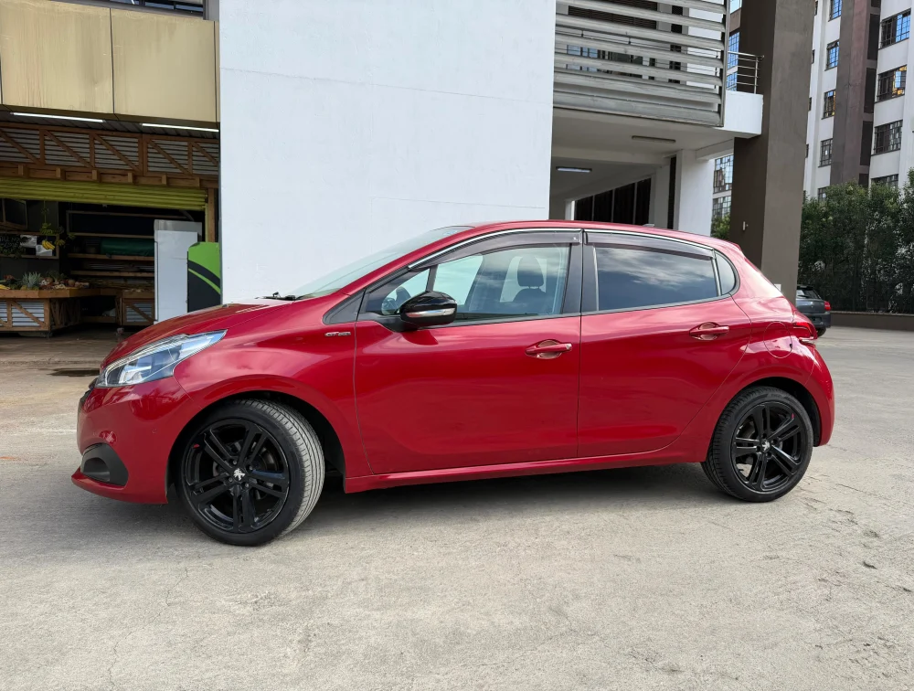 PEUGEOT 208 GTLINE - PRG Motors Ltd
