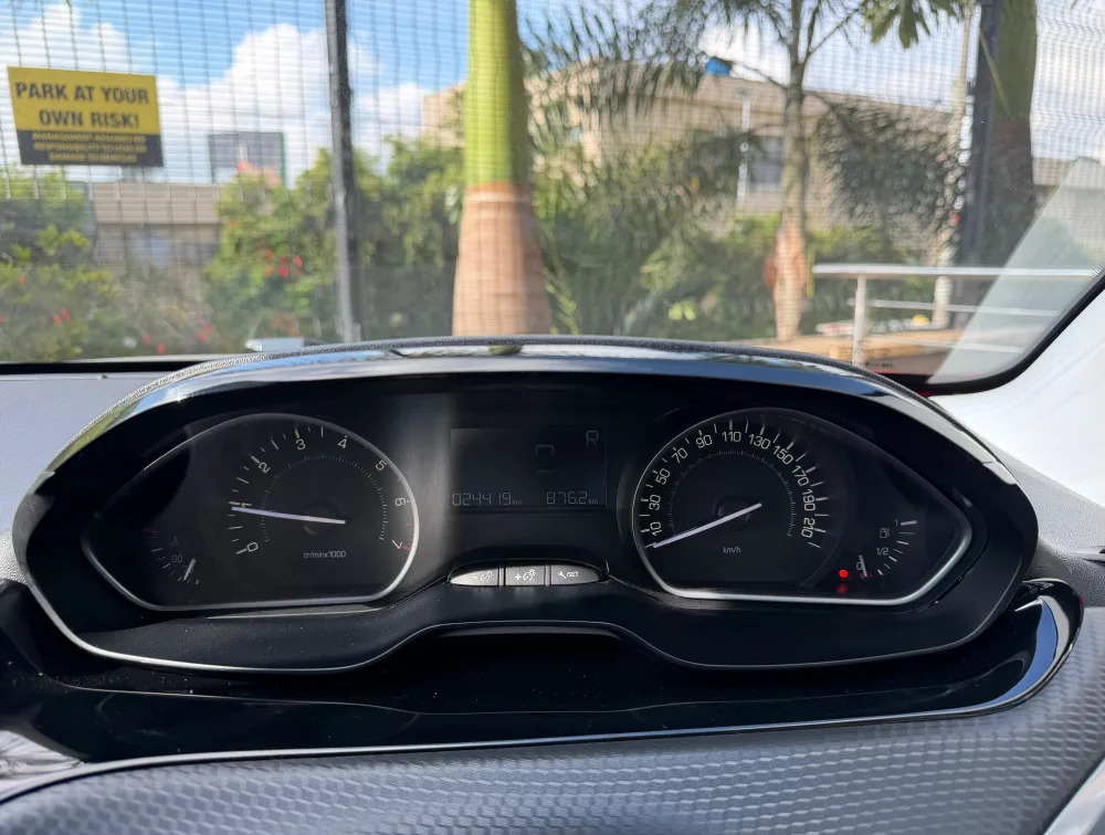 PEUGEOT 208 GTLINE - PRG Motors Ltd