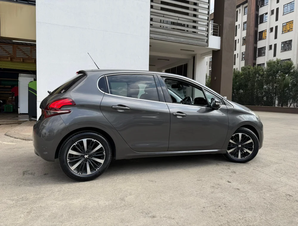 PEUGEOT 208 ALLURE FUN EDITION - PRG Motors Ltd