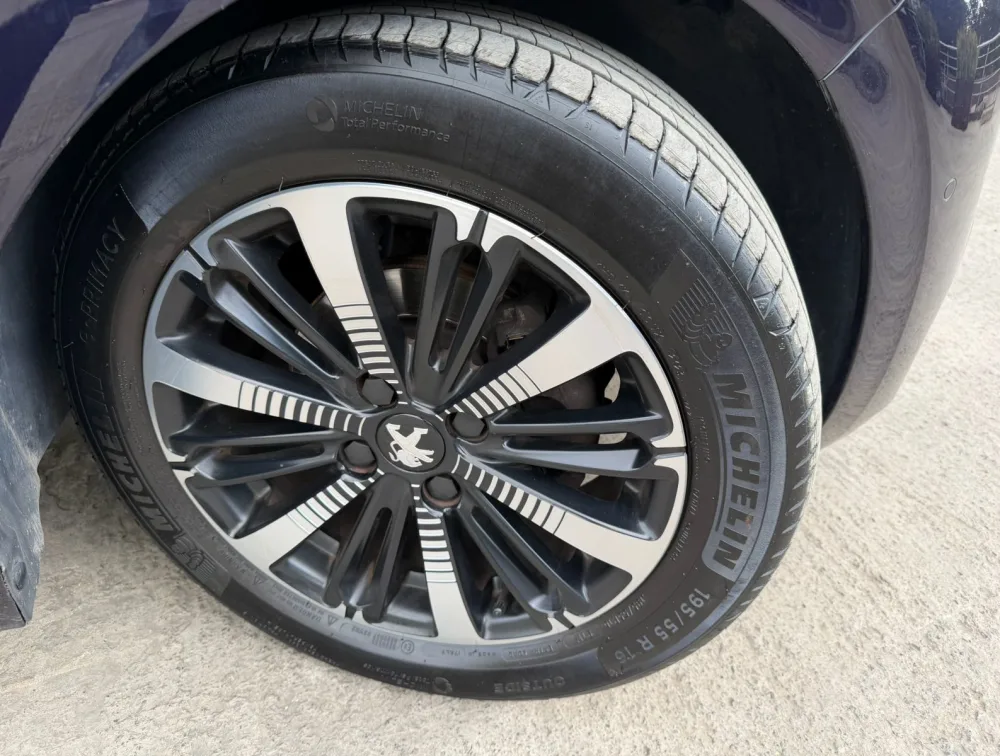 PEUGEOT 208 ALLURE FUN EDITION - PRG Motors Ltd