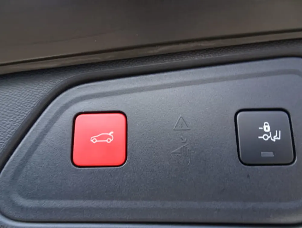 PEUGEOT 3008 GT HYBRID SUNROOF - PRG Motors Ltd