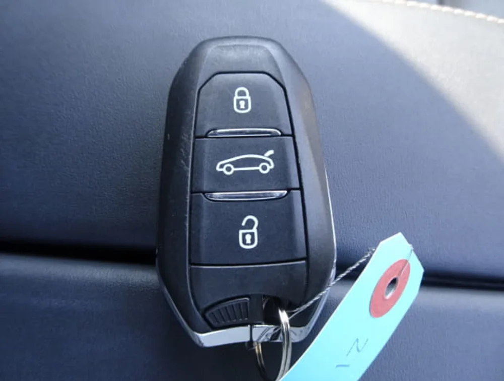 PEUGEOT 3008 GT HYBRID SUNROOF - PRG Motors Ltd