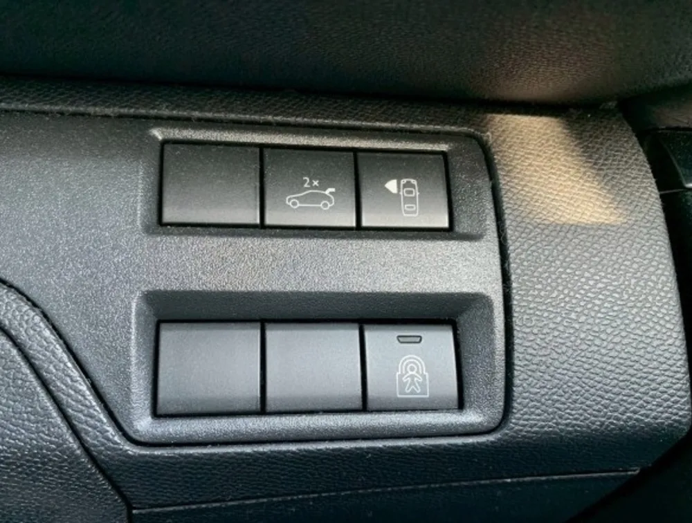 PEUGEOT 3008 GT SUNROOF - PRG Motors Ltd