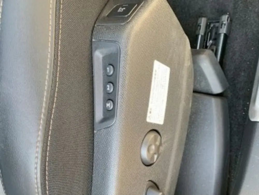 PEUGEOT 3008 HYBRID SUNROOF 4WD - PRG Motors Ltd