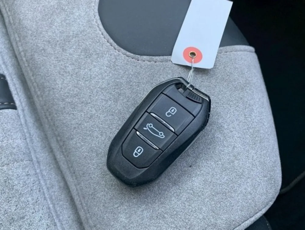 PEUGEOT 3008 HYBRID SUNROOF 4WD - PRG Motors Ltd