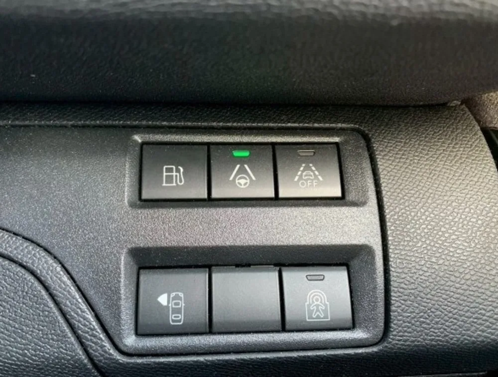 PEUGEOT 3008 HYBRID SUNROOF 4WD - PRG Motors Ltd