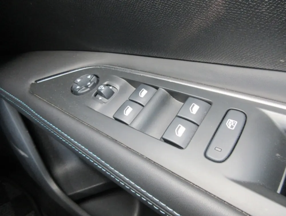 PEUGEOT 3008 CROSSCITY SUNROOF - PRG Motors Ltd