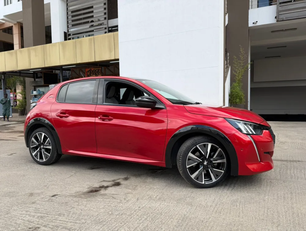 PEUGEOT 208 GTLINE NEWSHAPE