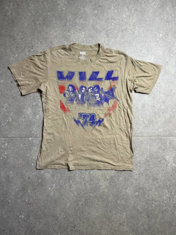 KISS BEIGE GRAPHIC TEE