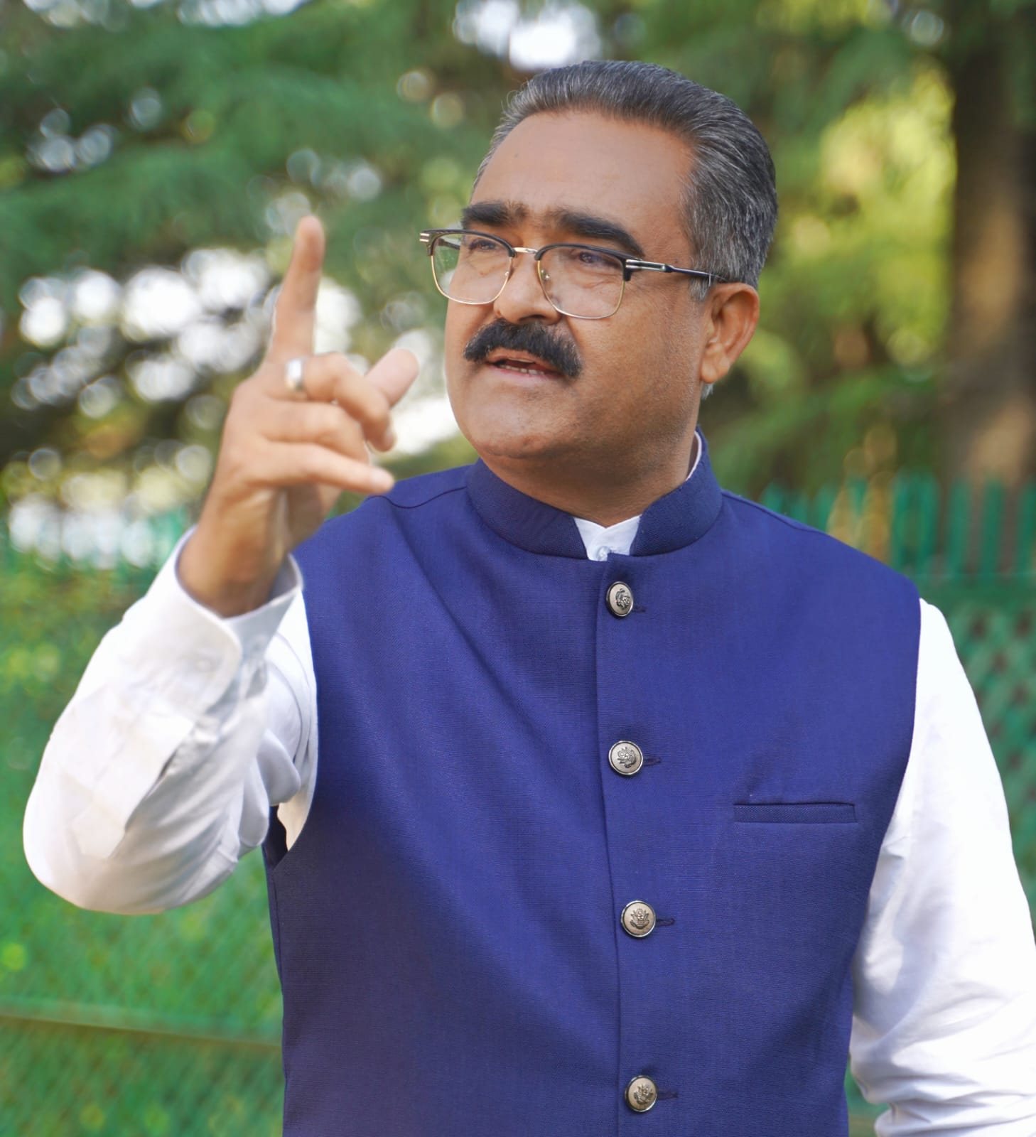 *फेसबुक की राजनीति से बाहर निकलें विक्रमादित्य, वरना जनता देगी करारा जवाब — विक्रम ठाकुर* 