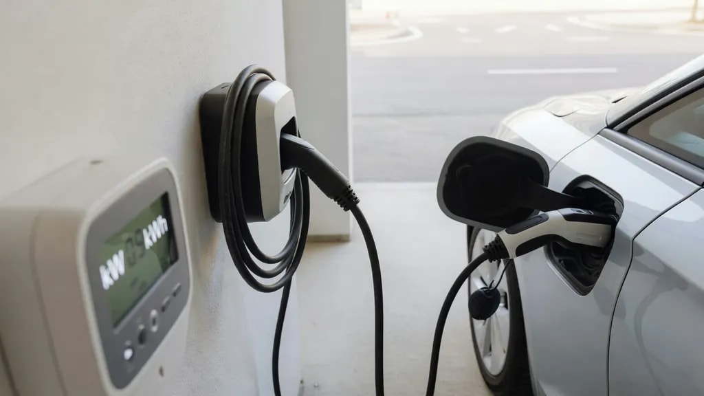 Ile Ładuje Się Samochód Elektryczny