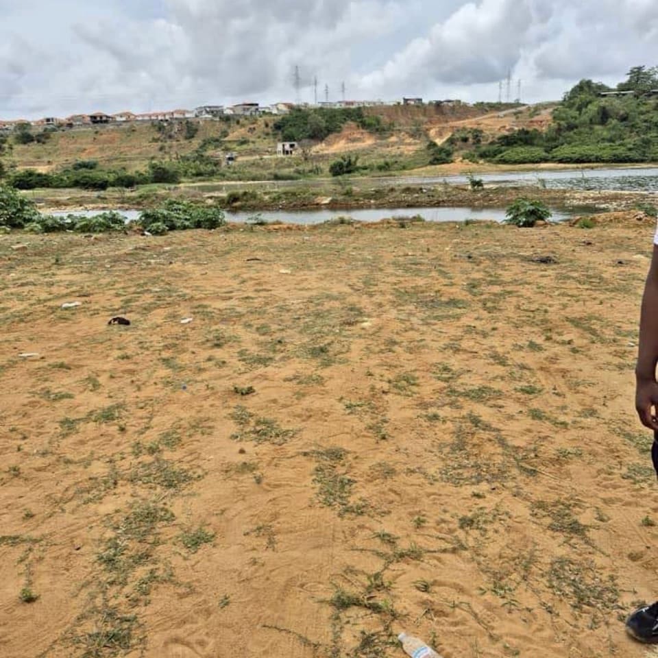 En vente un terrain À M’badon Akoba