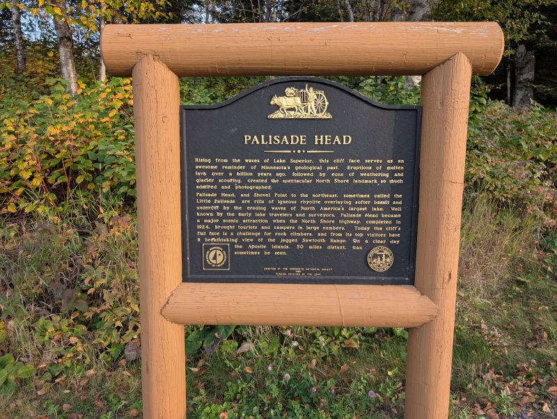 Palisade Head sign