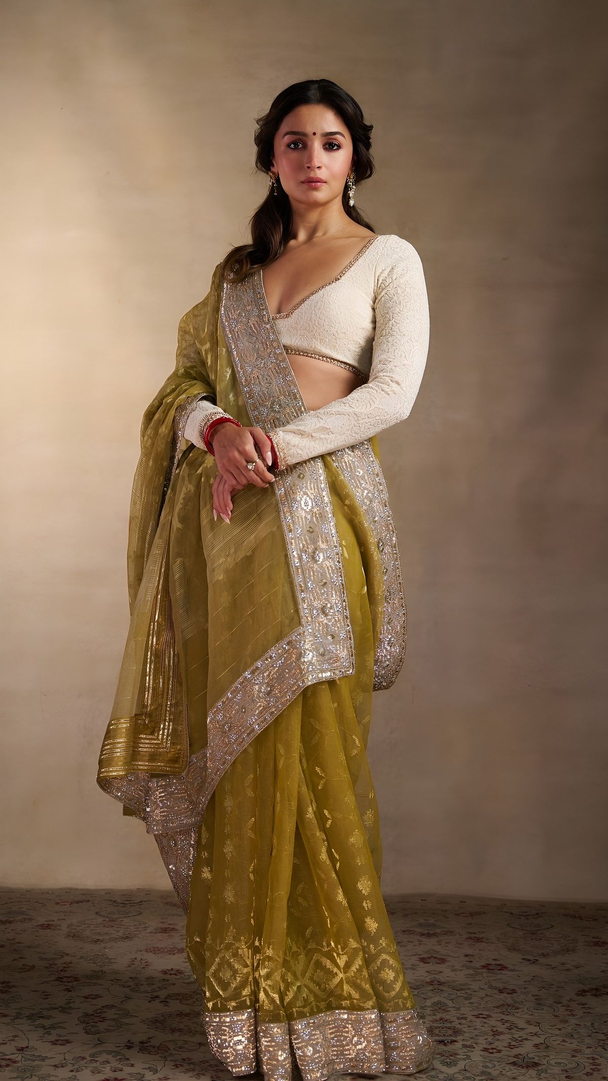 Alia Bhatt olive saree look under ₹2199 budget