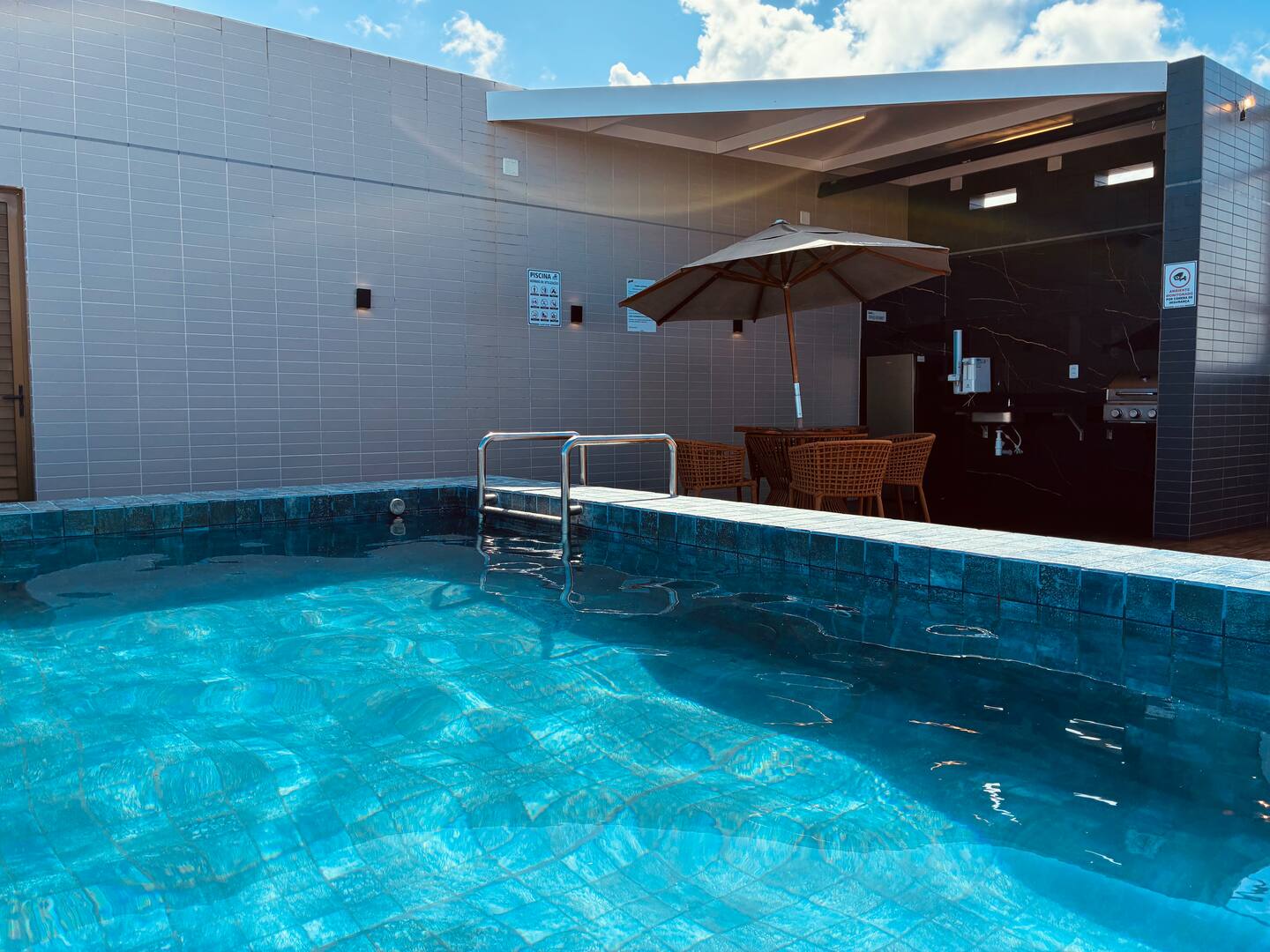 Flat completo em Intermares/ 300m do mar