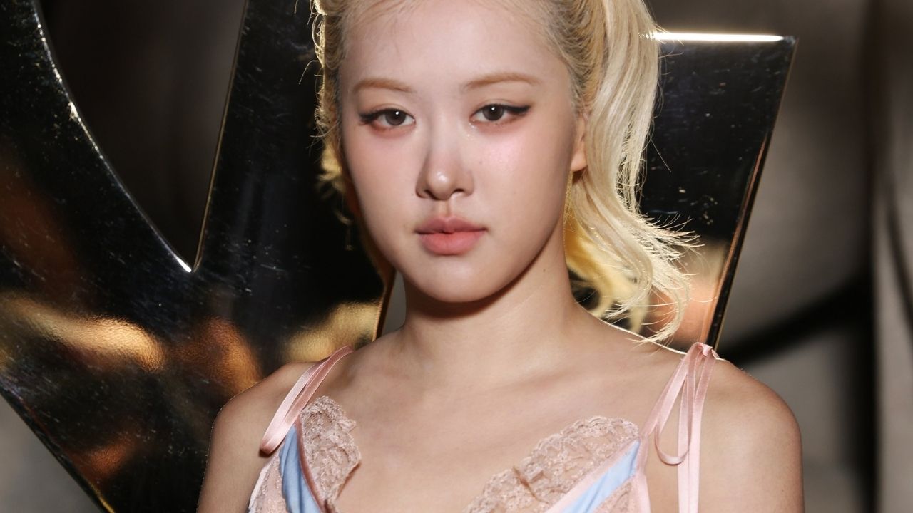 El gesto de Zoë Kravitz hacia Rosé de BLACKPINK es calificado de "irrespetuoso" y "grosero" por los fans