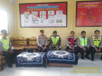 Babinsa Serka Amsor Amankan Arus Mudik di Pos PAM Kongsijaya dalam Operasi Ketupat Lodaya 2026