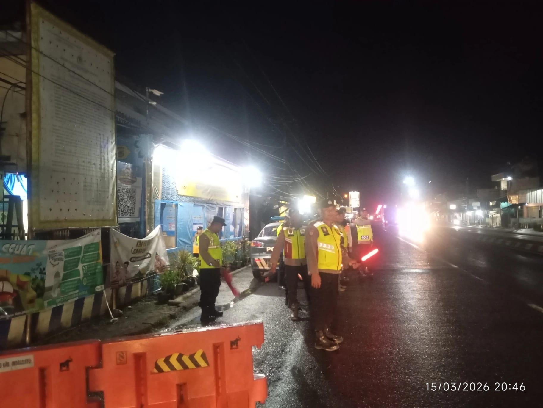 Koramil Anjatan Jaga Keselamatan Pemudik, Pos Pam Lebaran Pasar Patrol dan Sewo Siaga Amankan Arus Mudik