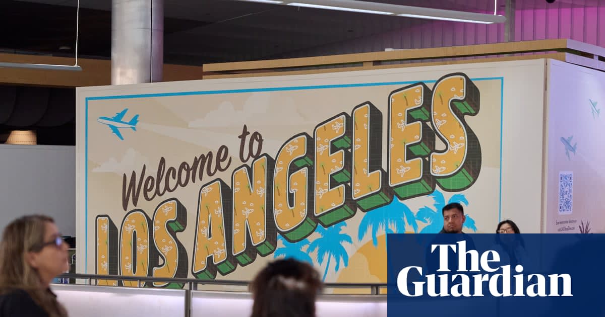 Wanita Warga Amerika-Iran Ditangkap di Los Angeles atas Dugaan Penyelundupan Senjata