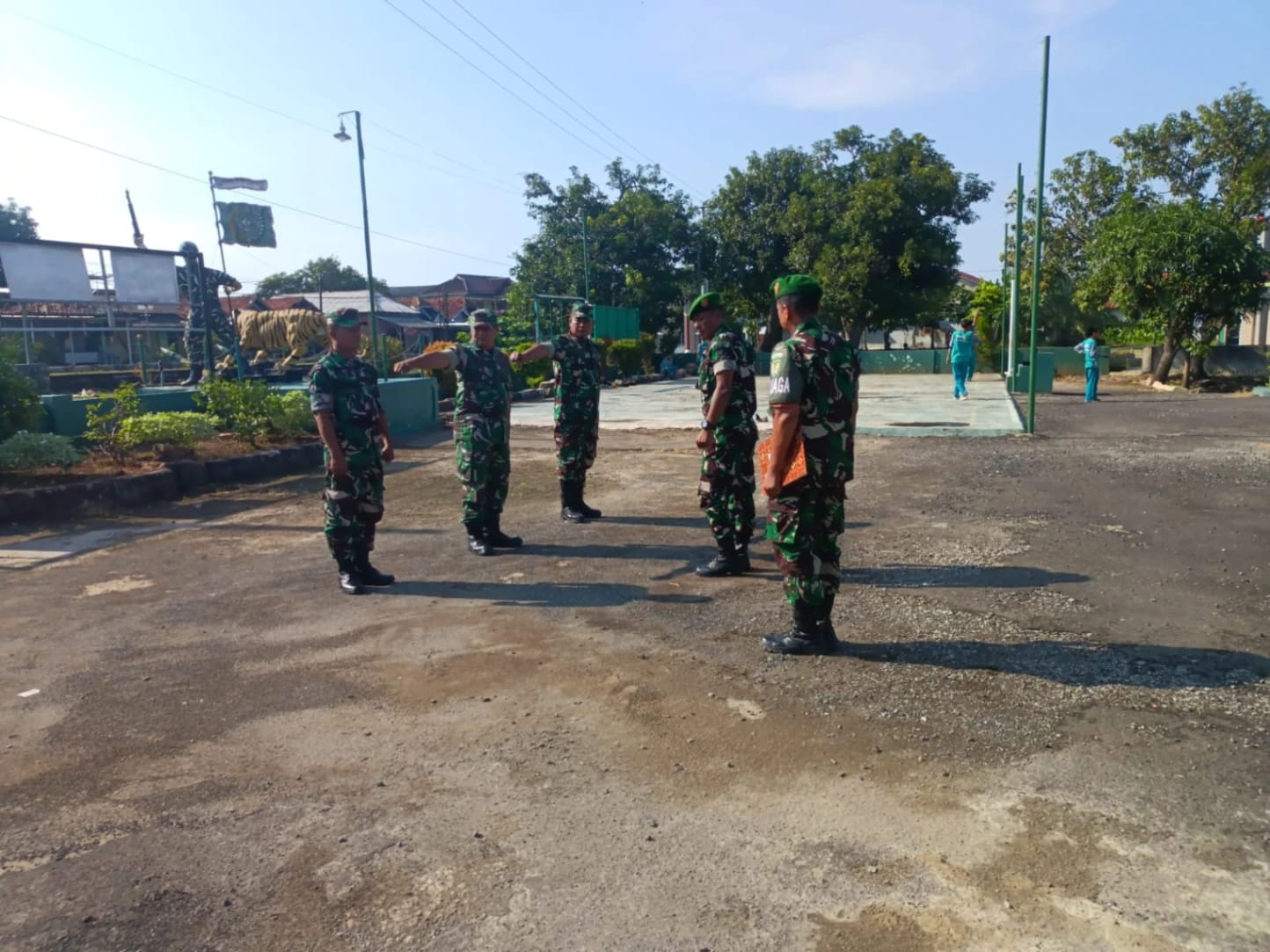 Siaga Penuh di Tengah Dinamika Wilayah! Kekuatan Koramil Krangkeng Terungkap, Danramil Tekankan Disiplin dan Gerak Cepat Babinsa