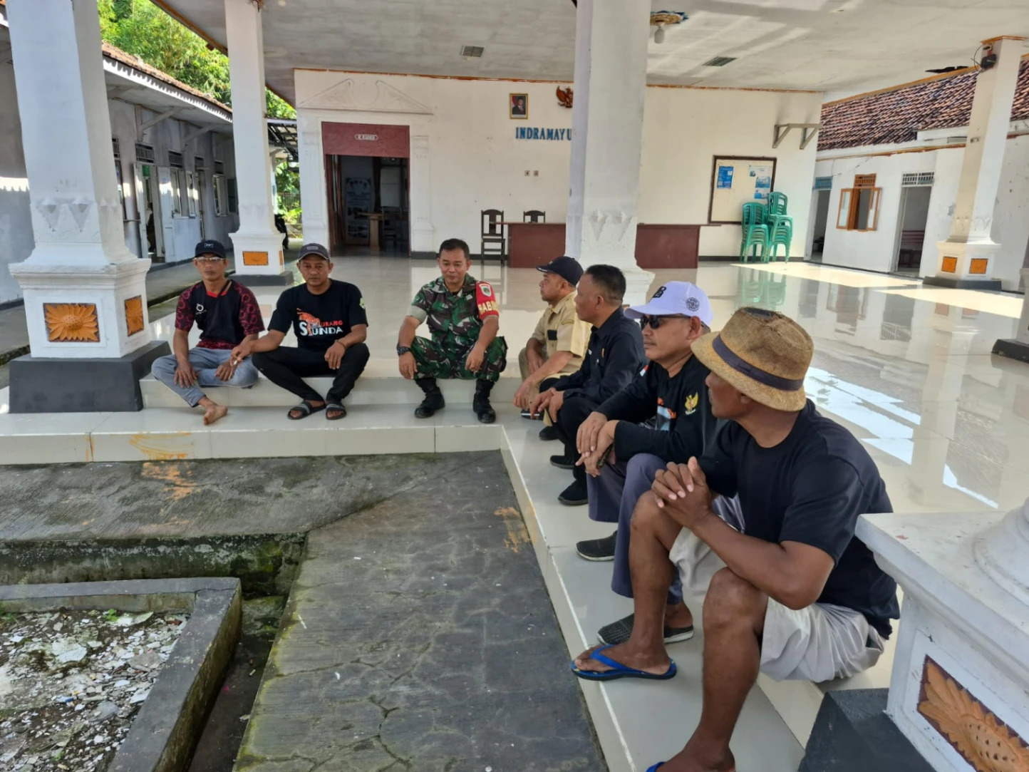 Babinsa Peltu Heryanto Bergerak Cepat! Komsos di Ujunggebang Bongkar Isu Pertanian, Keamanan hingga Cuaca Ekstrem