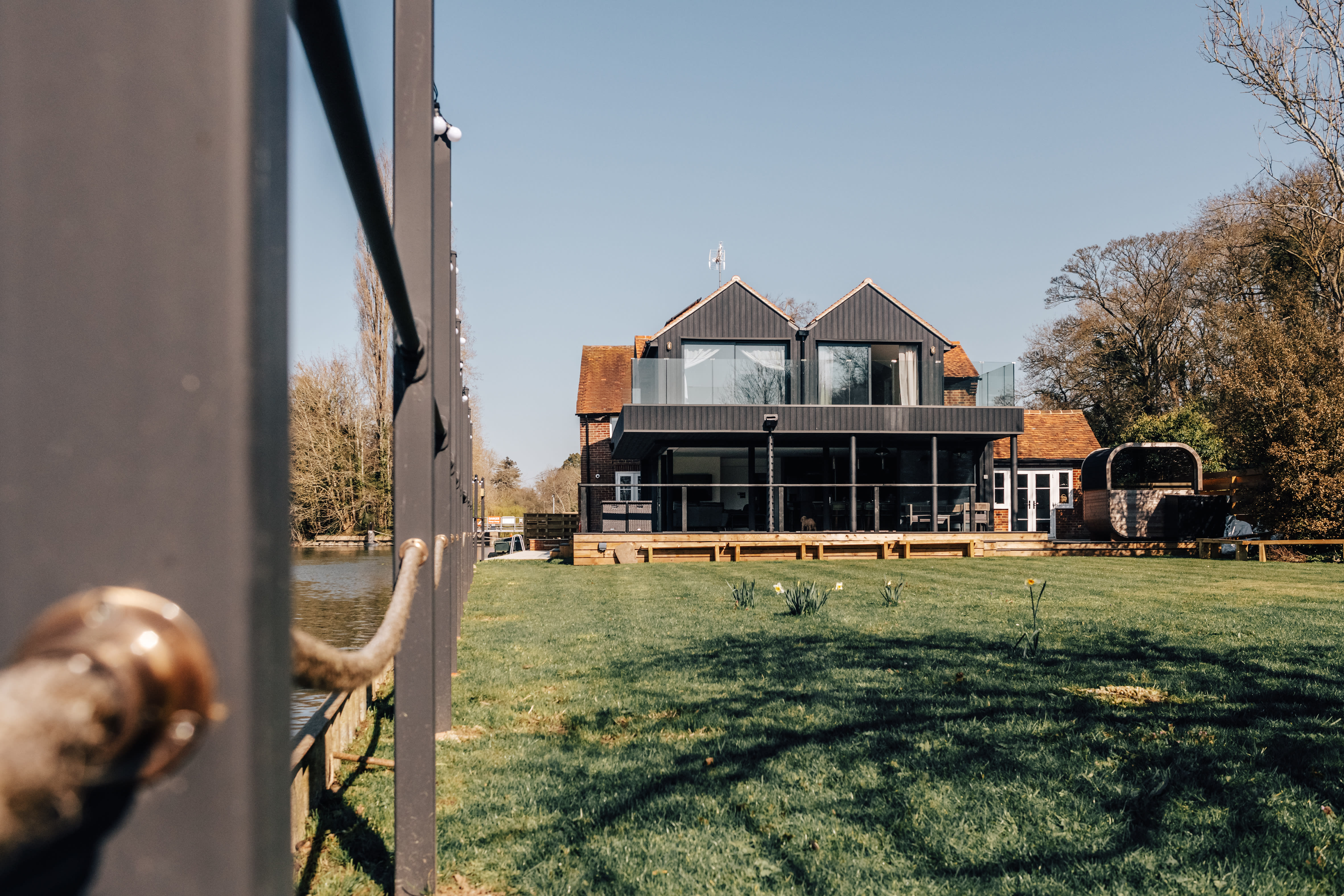 Garden View — Weir House Sonning, Sonning-on-Thames, Berkshire