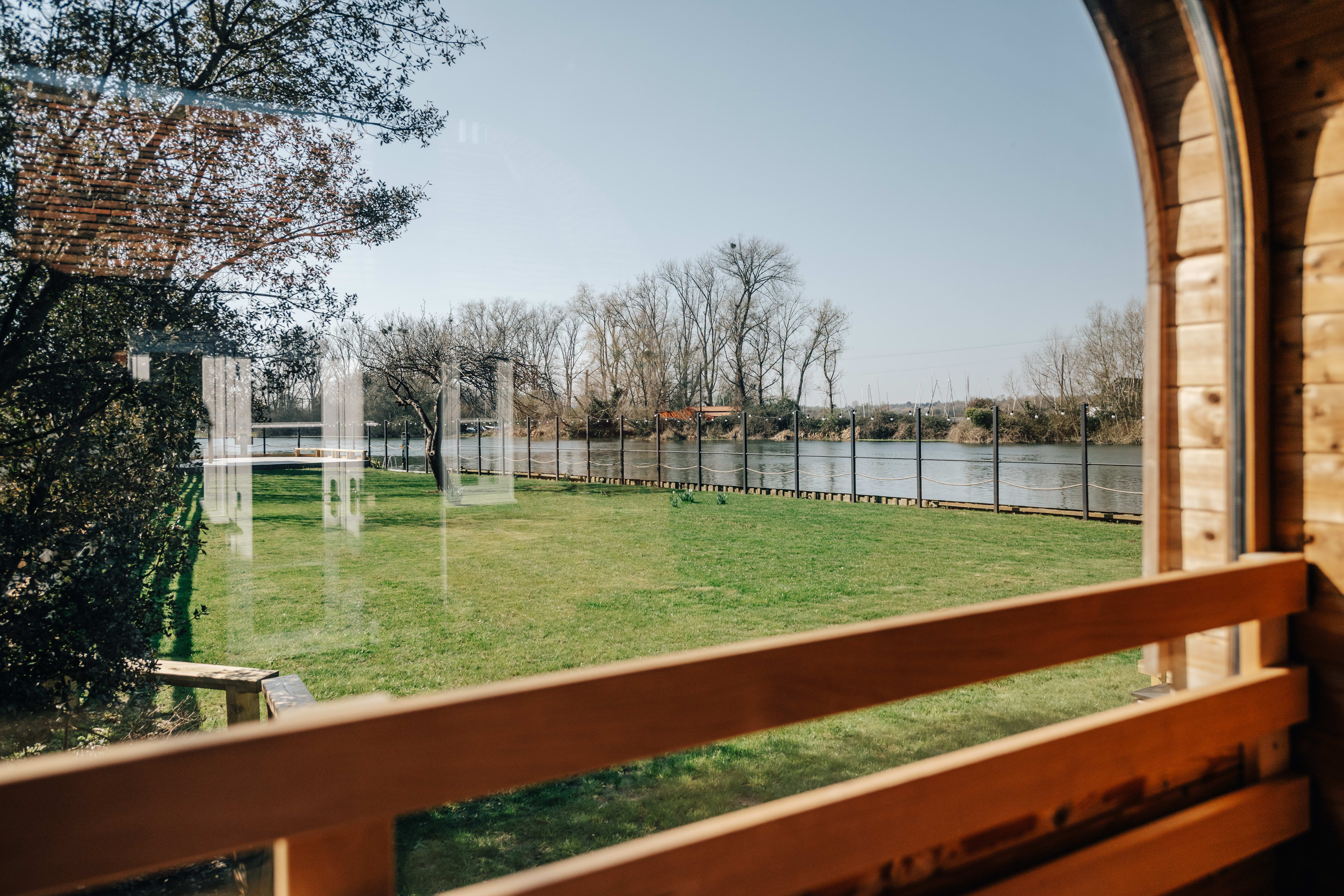 Sauna & Cold Shower at Weir House Sonning, Sonning-on-Thames, Berkshire — photo 3 of 3