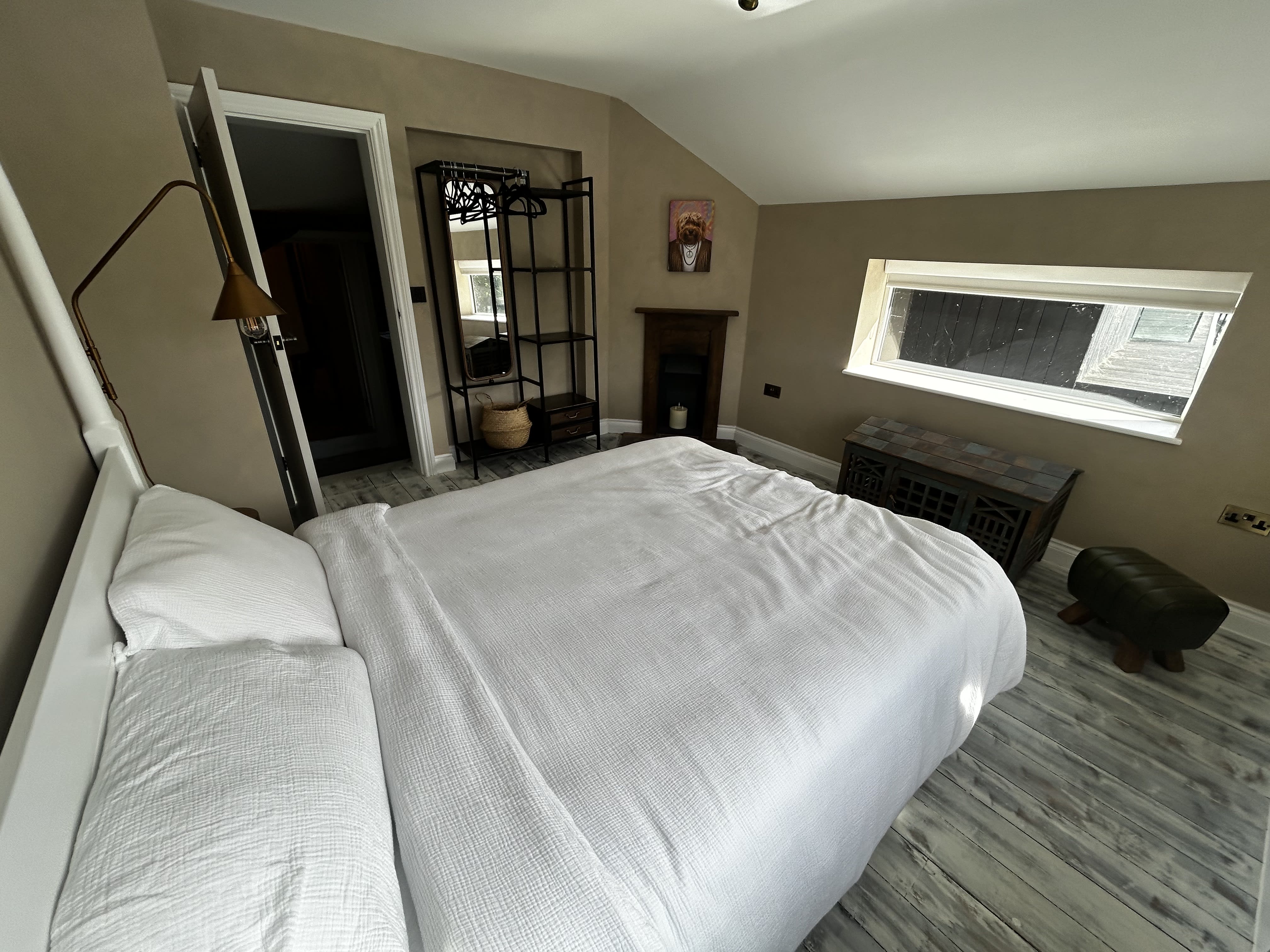 Bedroom Five at Weir House Sonning, Sonning-on-Thames, Berkshire — photo 3 of 4