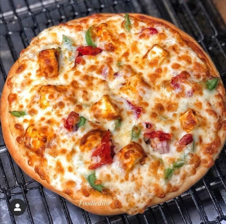 Loaded Paneer Royal Pizza