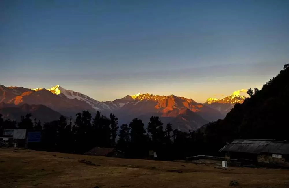 Dhakuri Pass Trek image 7