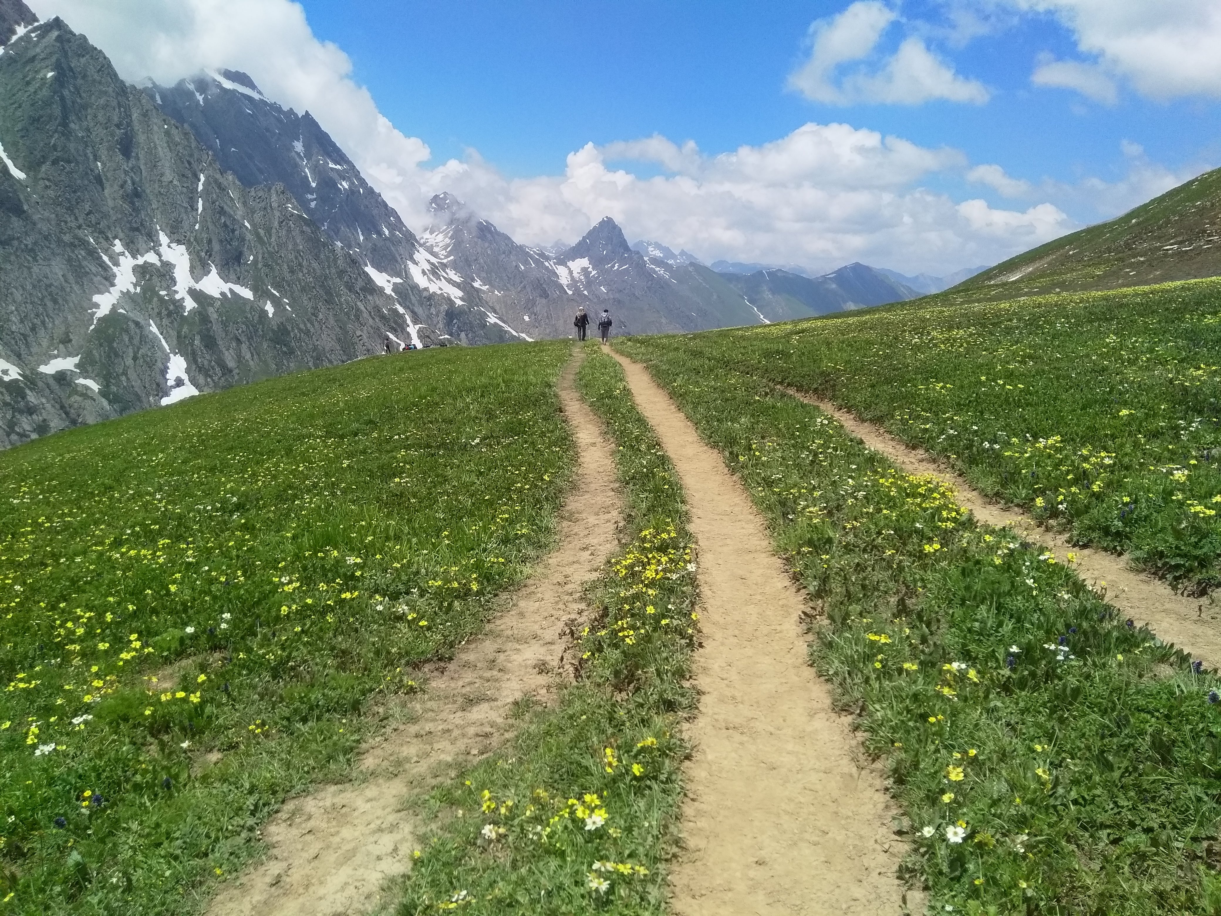 Kashmir Great Lakes Trek slide 4