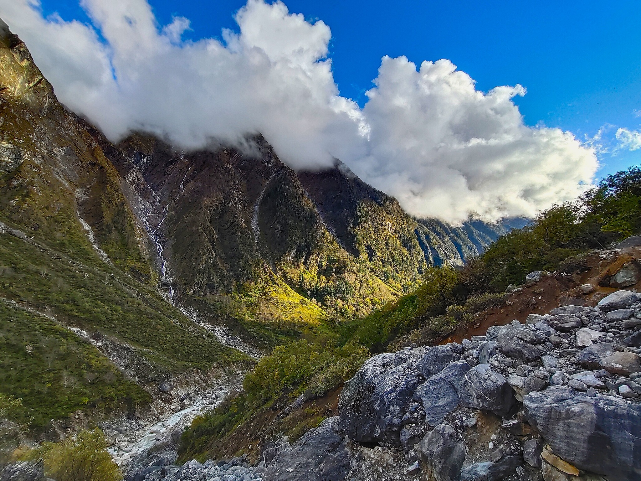 Mayali Pass Trek image 3