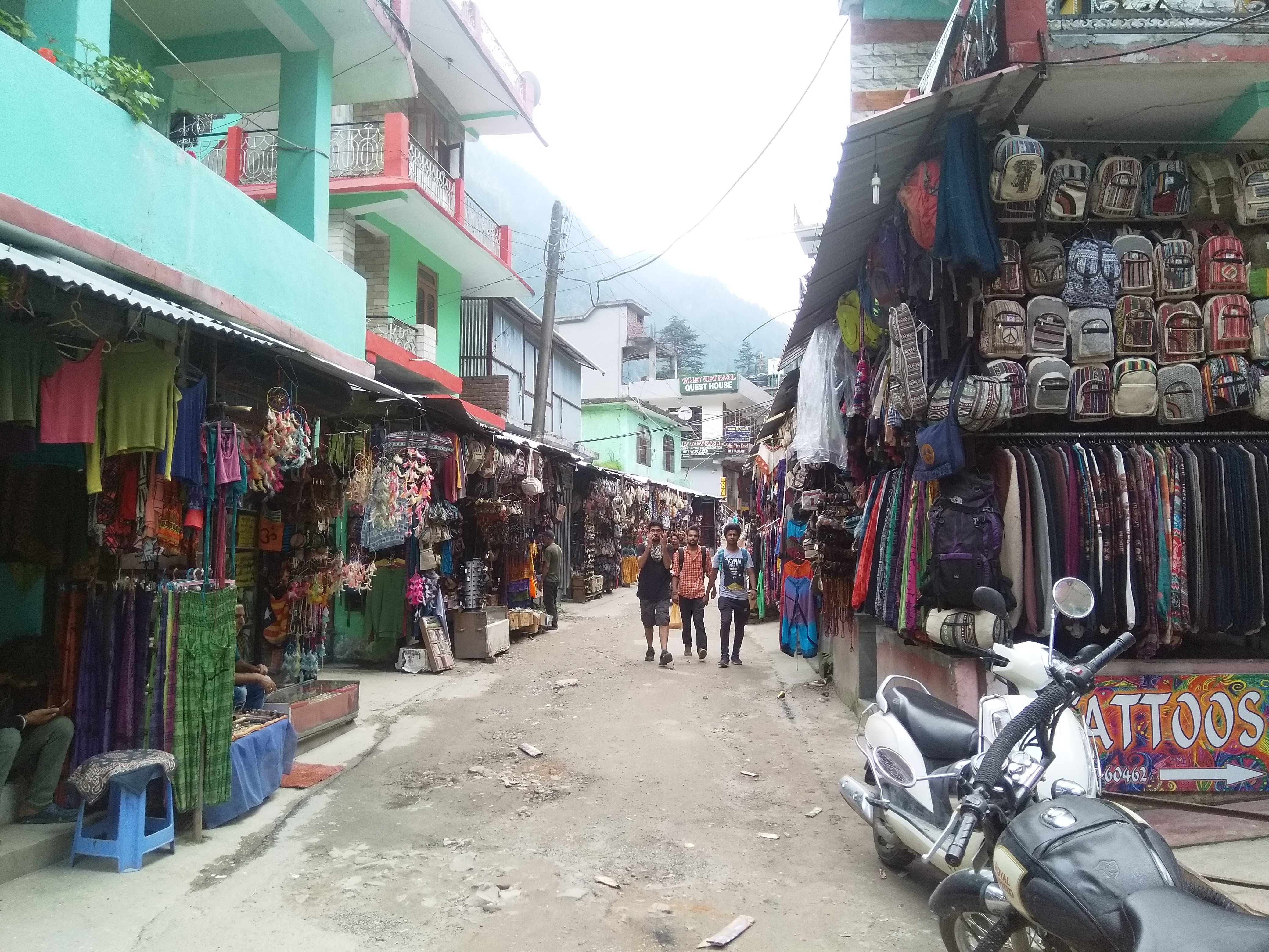 The market of Kasol