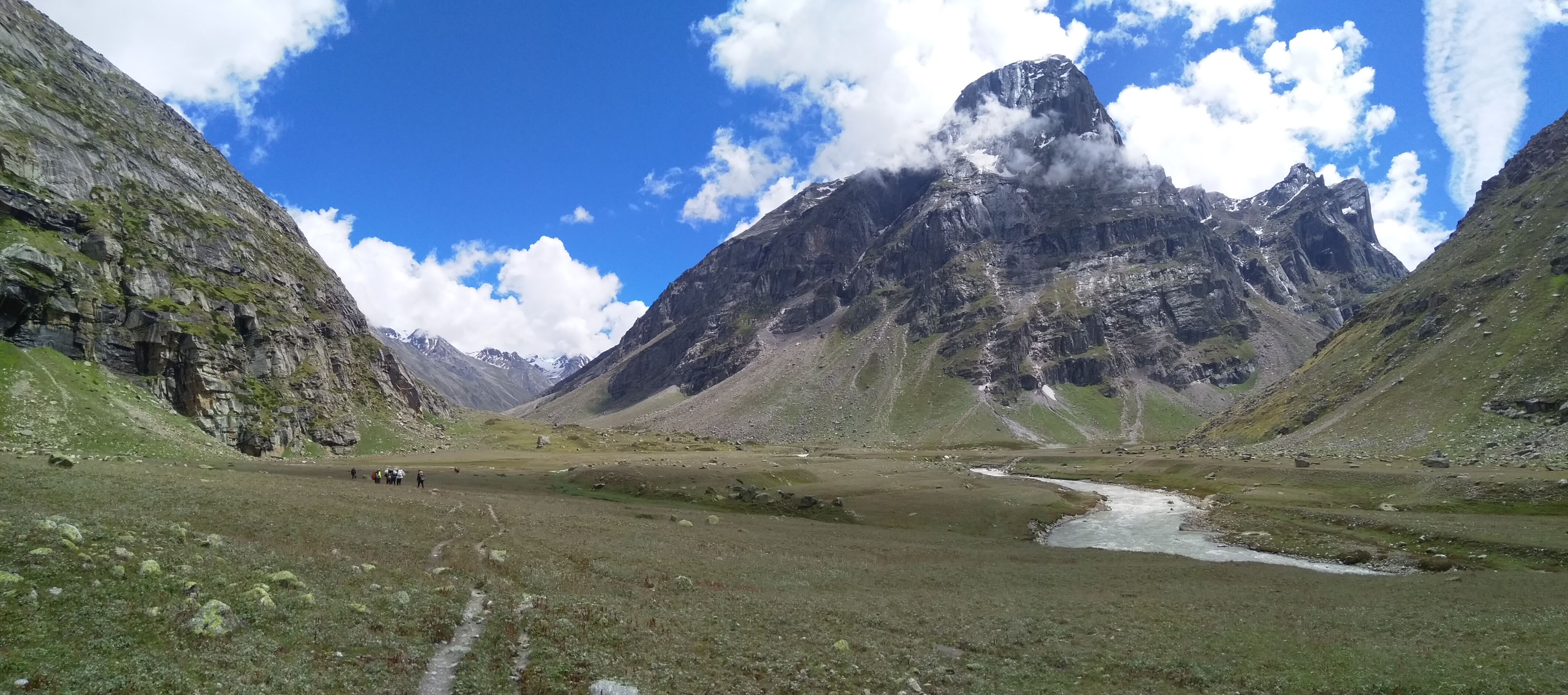 the endless flat plains before Mantalai
