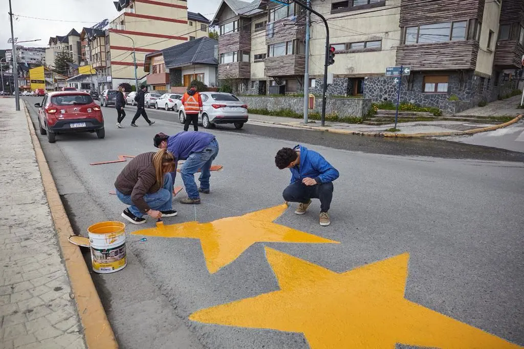 Repudian al diputado de LLA que calificó de "paganas" a las estrellas amarillas que homenajean a las víctimas de tránsito