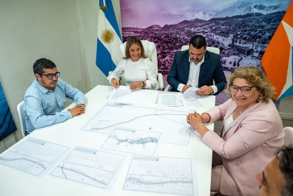 El Municipio de Ushuaia firmó un convenio con el FAMP Fueguina para avanzar con la obra integral del Paseo Costero