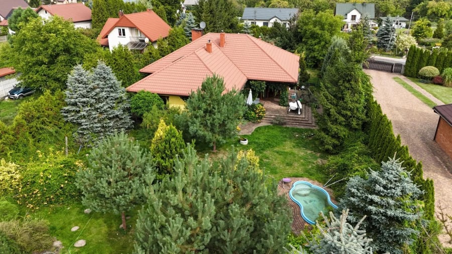 przestronny, wolnostojący dom jednorodzinny
