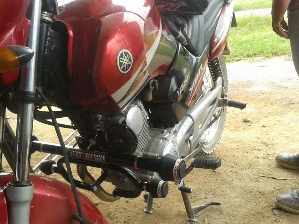 Defensa YBR 125--0
