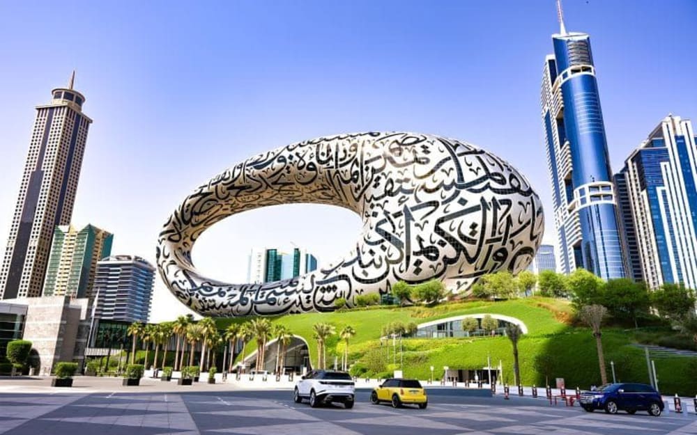 3-day Dubai tour package visiting Dubai Mall and top attractions