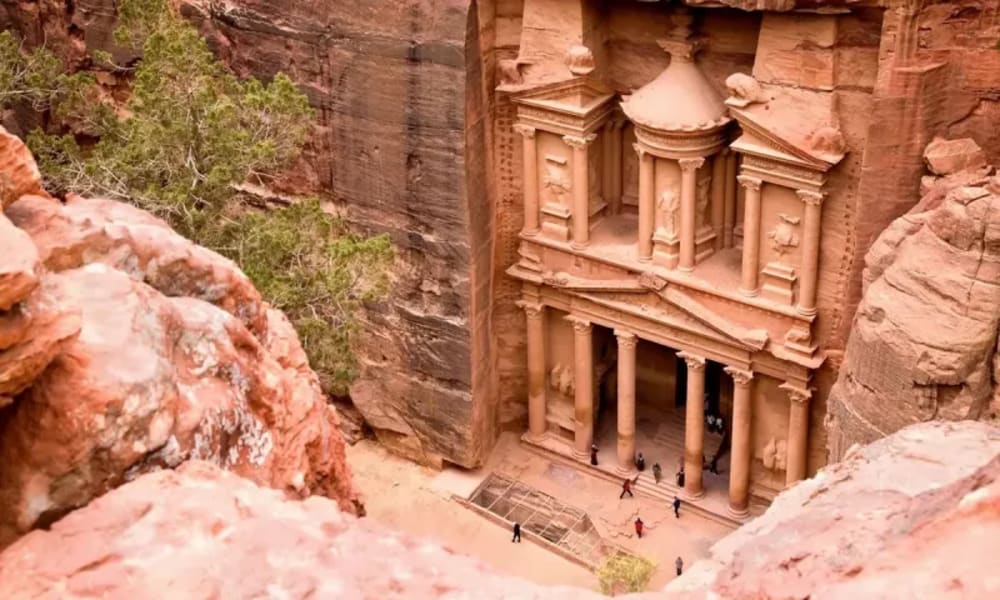 Explore the Rose Red City on a tour from Dahab to Petra