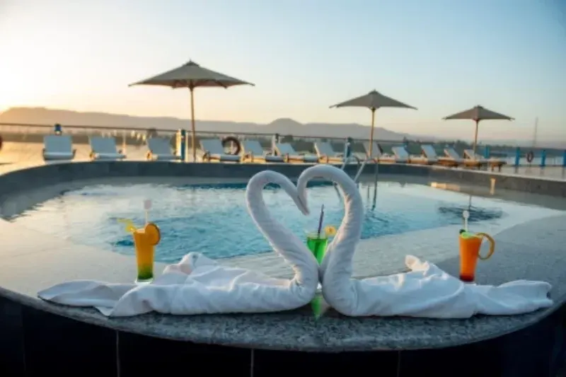 Viaje en Crucero H/S Kontiki por el Nilo