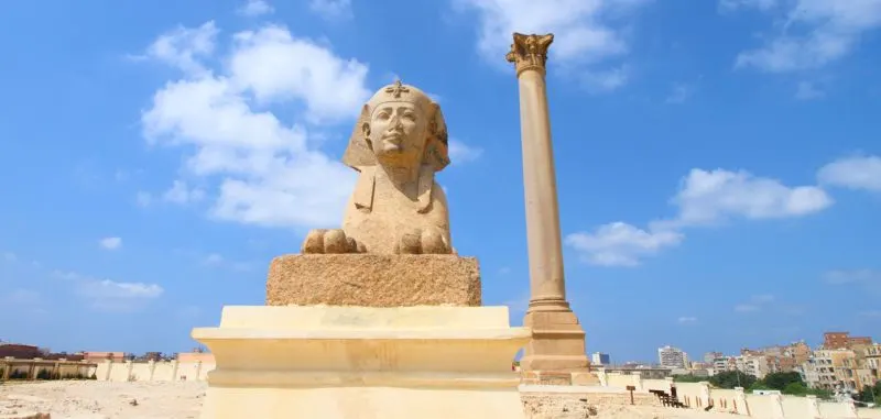 Luxury sightseeing at the Pillar of Pompey in Alexandria