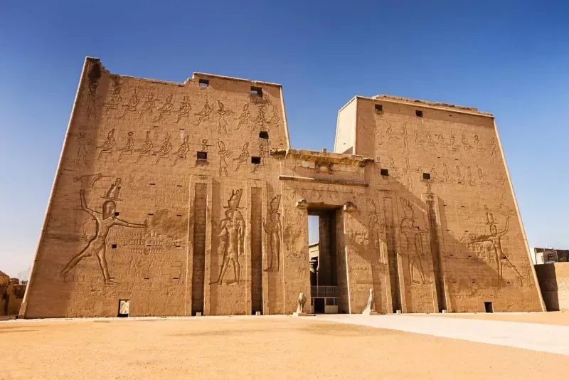 Visit temple of Edfu in Egypt