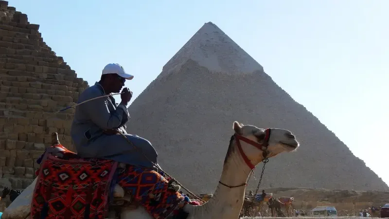 Dahab Cairo excursions featuring the iconic Giza Pyramids