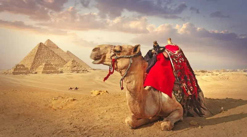 Great Pyramids of Giza featured in the Cairo and Dubai in 3 Days