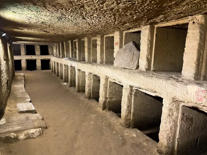 Alexandria day tour to Catacombs of Kom El Shoqafa