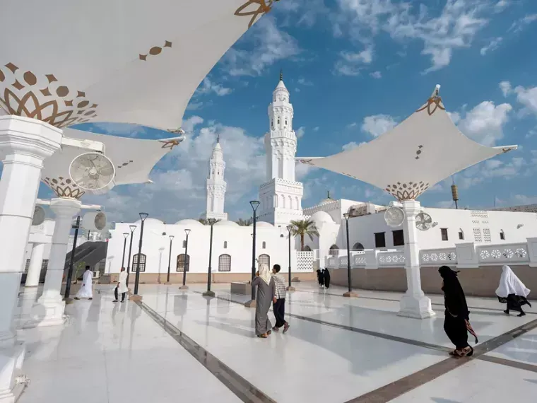 the Qiba Mosque 6 Days Egypt Saudi Tour