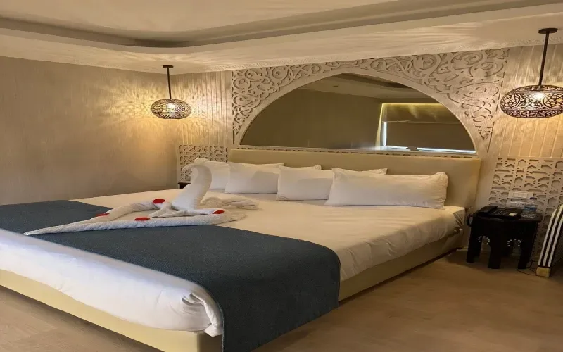 Nawara Luxury Dahabiya Cruise cabin bedroom 