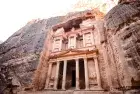Petra’s iconic Treasury featured in the 23 Days Middle East Travel Package: Morocco, Egypt, Jordan, and Dubai.