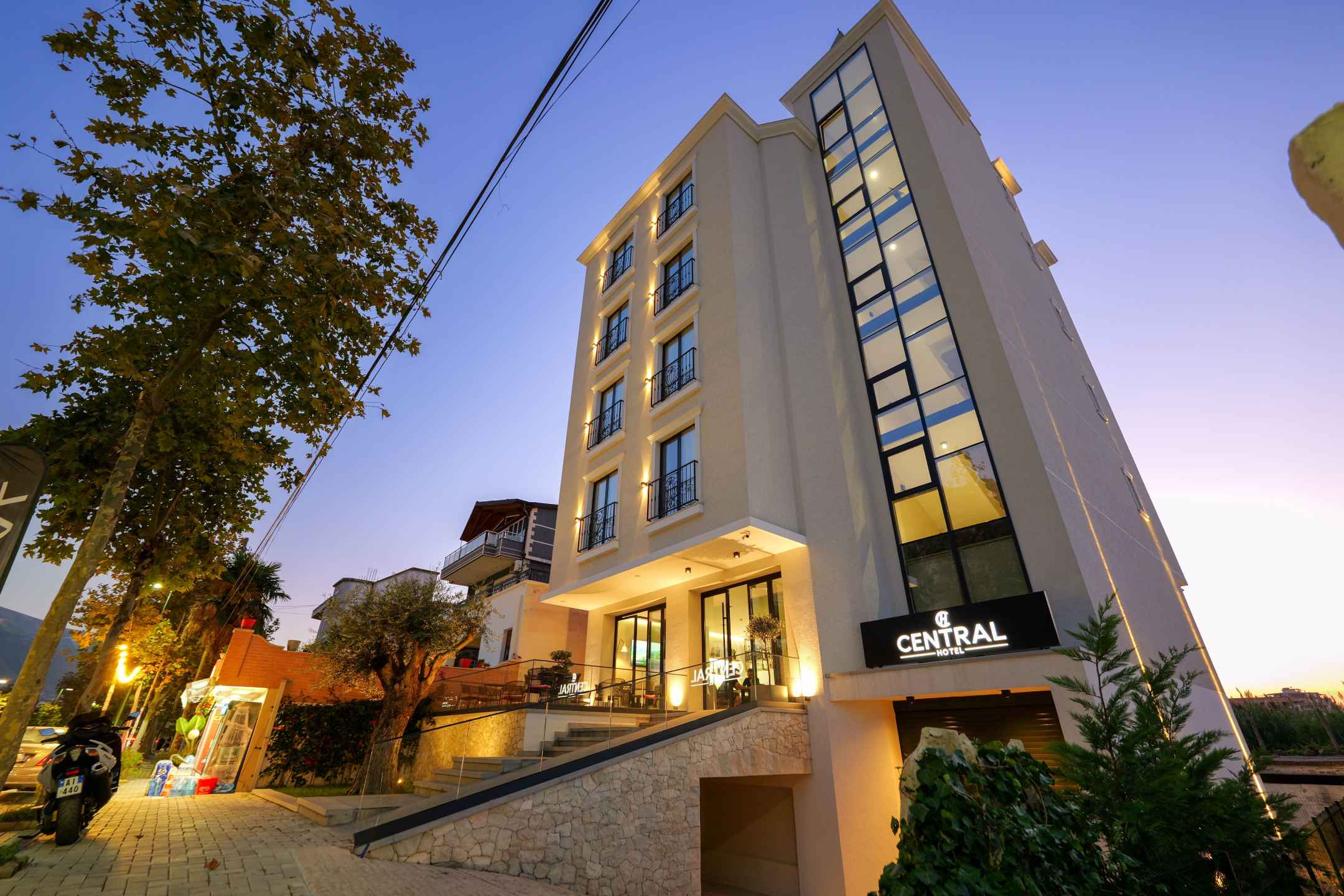 The Grand Hotel Vlorë exterior